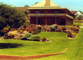 house_w_lawn
